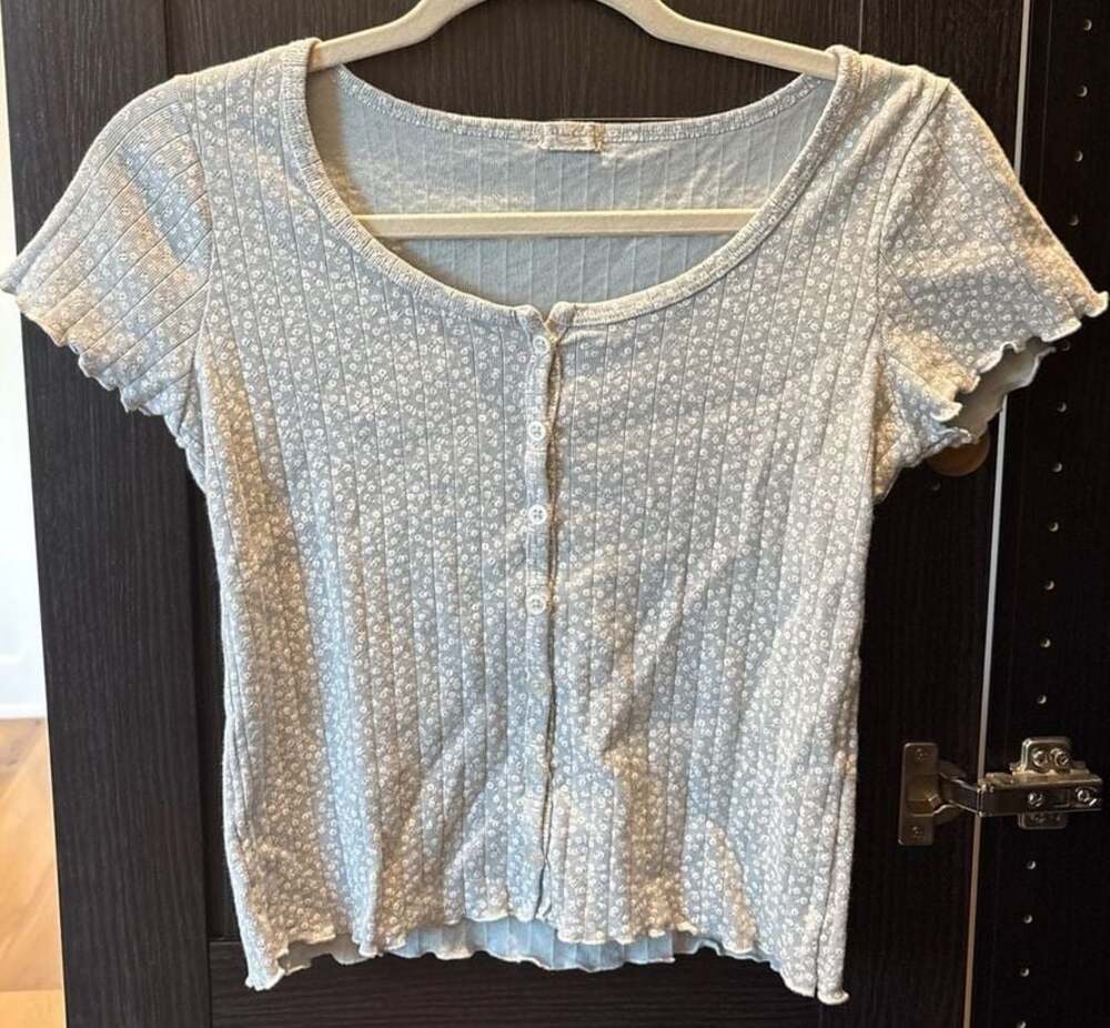 Brandy Melville John Galt Blue Floral Zelly Pointelle Button Up Crop Top